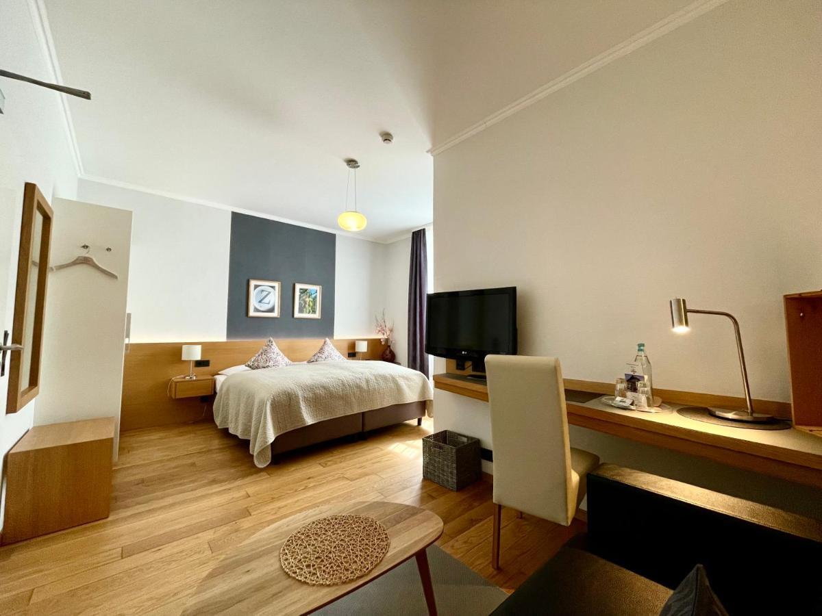 Hotel Saarburger Hof ภายนอก รูปภาพ