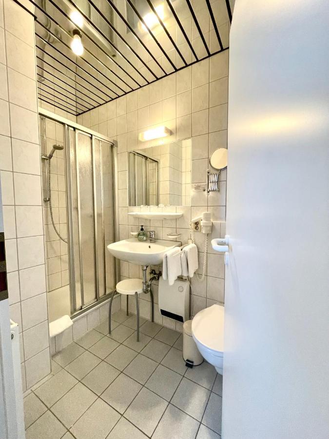 Hotel Saarburger Hof ภายนอก รูปภาพ